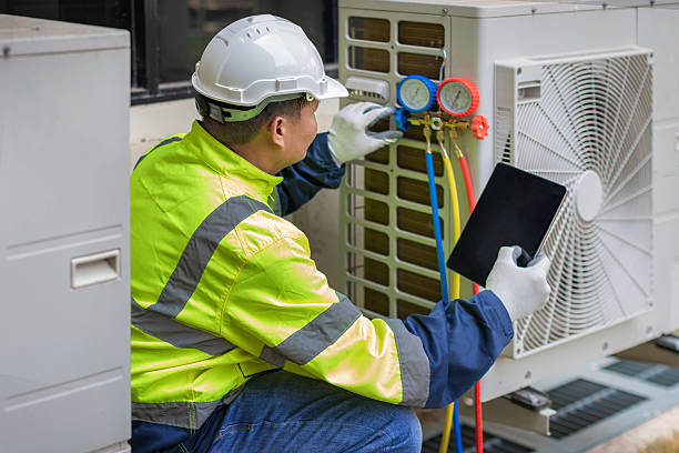 Professional Hvac technician working in Highland Park, IL